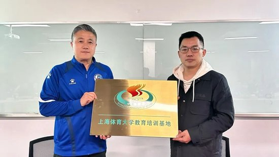 享受到最细致的服务以及最好玩的游戏。展示图片